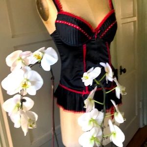 “Fredericks of Hollywood “  black,  red & rhinestone corset/ bustier Sz 36 Sexy